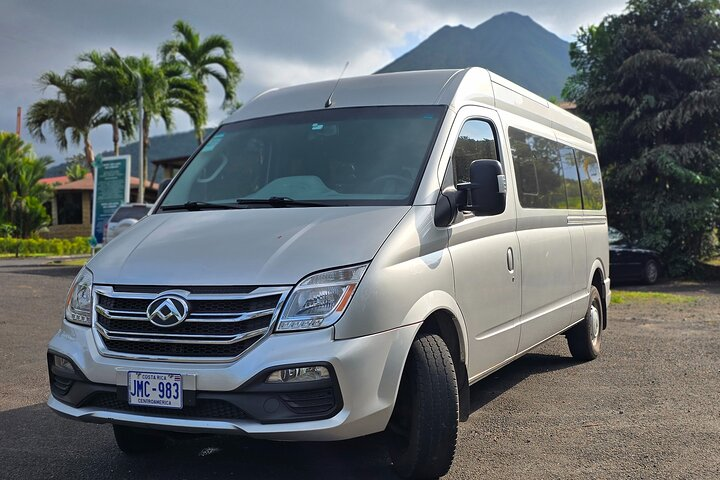 SJO Airport Private Shuttle to San José - Photo 1 of 9